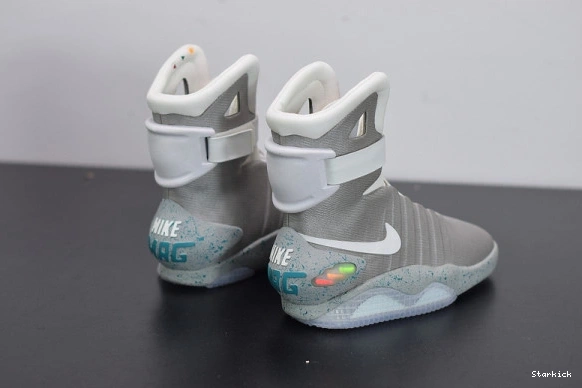 NIKE MAG 1218